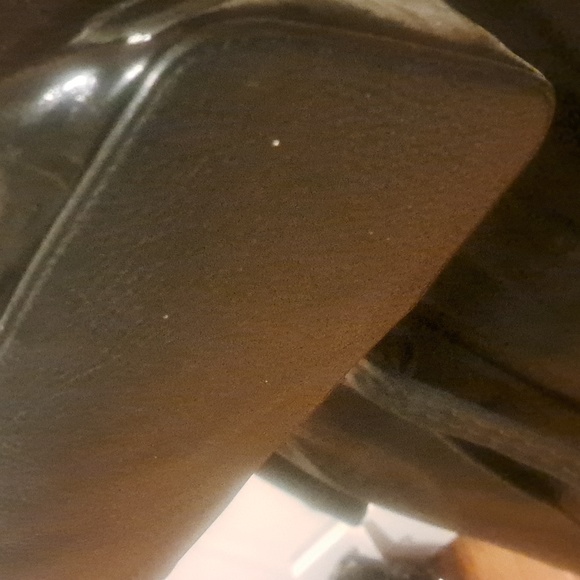 Closet clearance - Picture 9 of 10